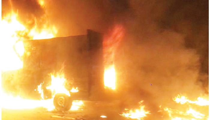 Driver escapes as fire guts vehicle on Lagos-Ibadan road