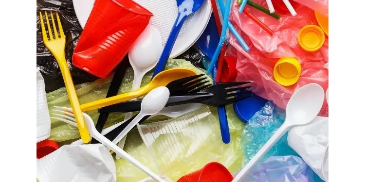 Nigerians go for used disposable plastics as economy bites harder