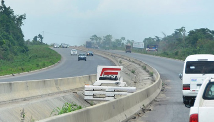 Commuters decry ‘one-way driving’ on Lagos-Ibadan highway