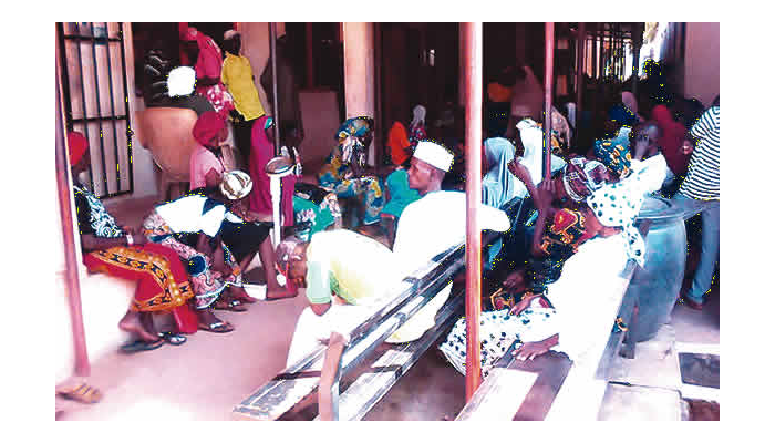 Nigerians battle long, gruelling path to doctors’ appointment