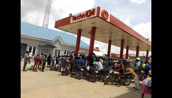 Kegs back as scarcity spreads, petrol nears N1000/litre