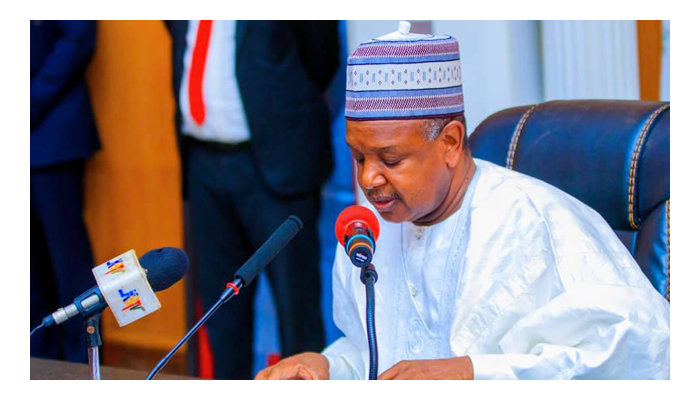 FG apologises to Nigerians over economic pains, hardships