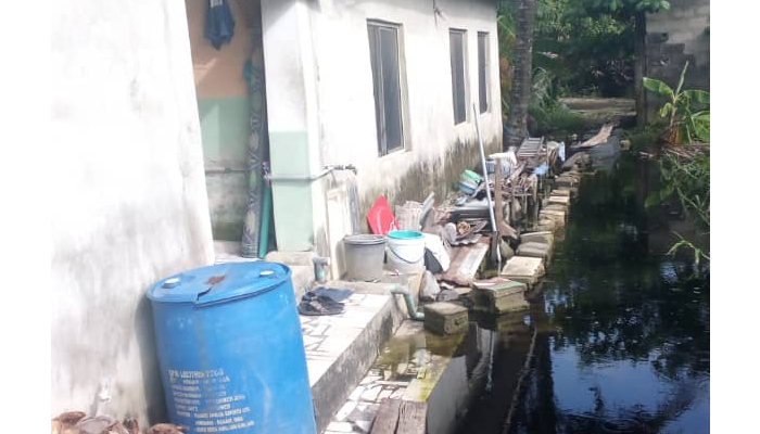 Houses Waterlogged in Lagos’ Iberekodo Community Because a Resident Blocked Drainage Channel